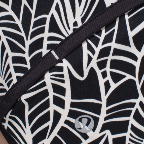 Lululemon Run: Speed Short *2-way Stretch - Picture 5 of 6